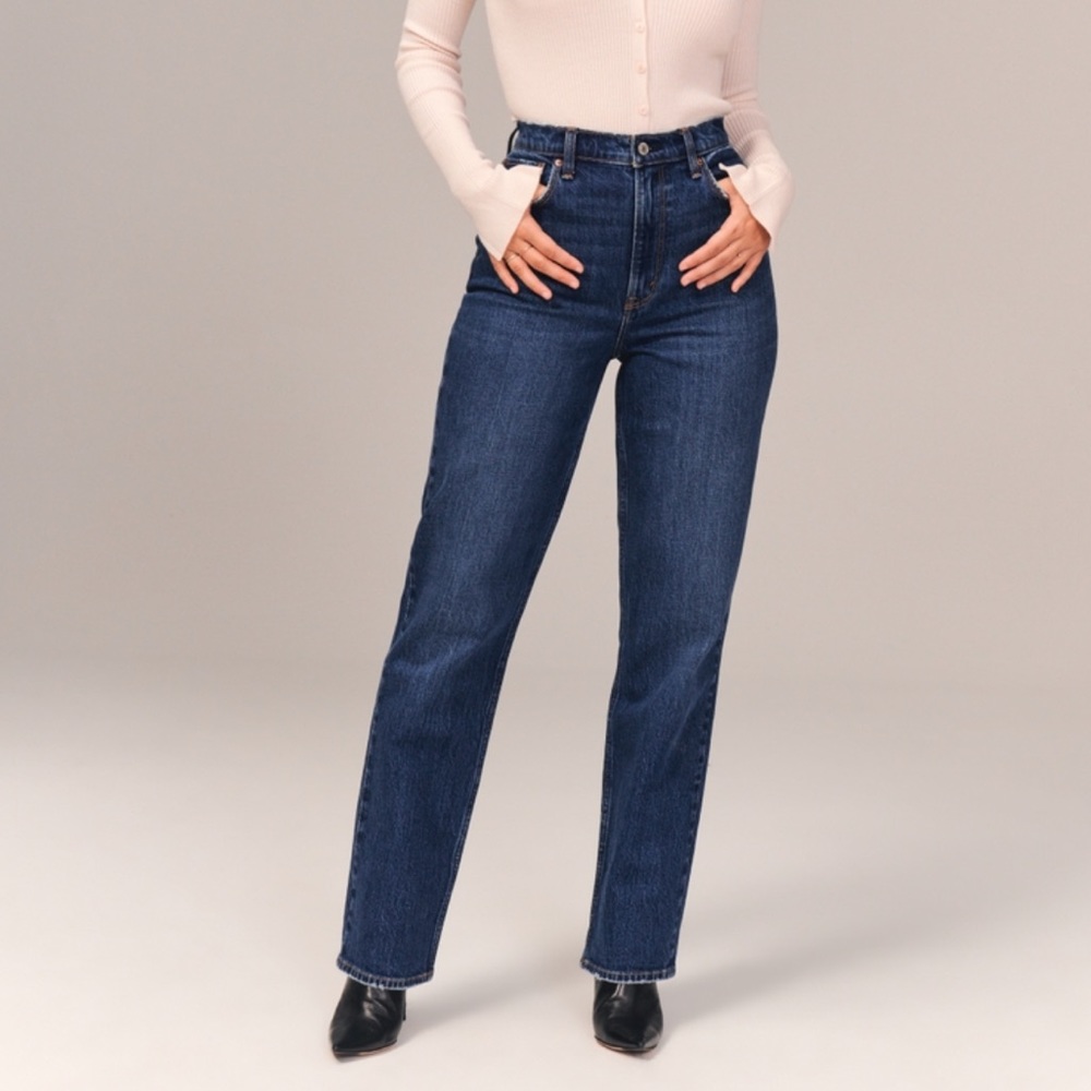 Abercrombie Curve Love Ultra High Rise 90’s Straight Jean size 25s NWT